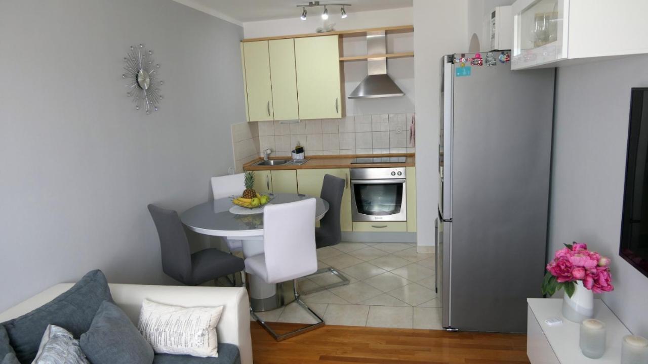 Apartman *Sanja* Omis Apartment Exterior foto