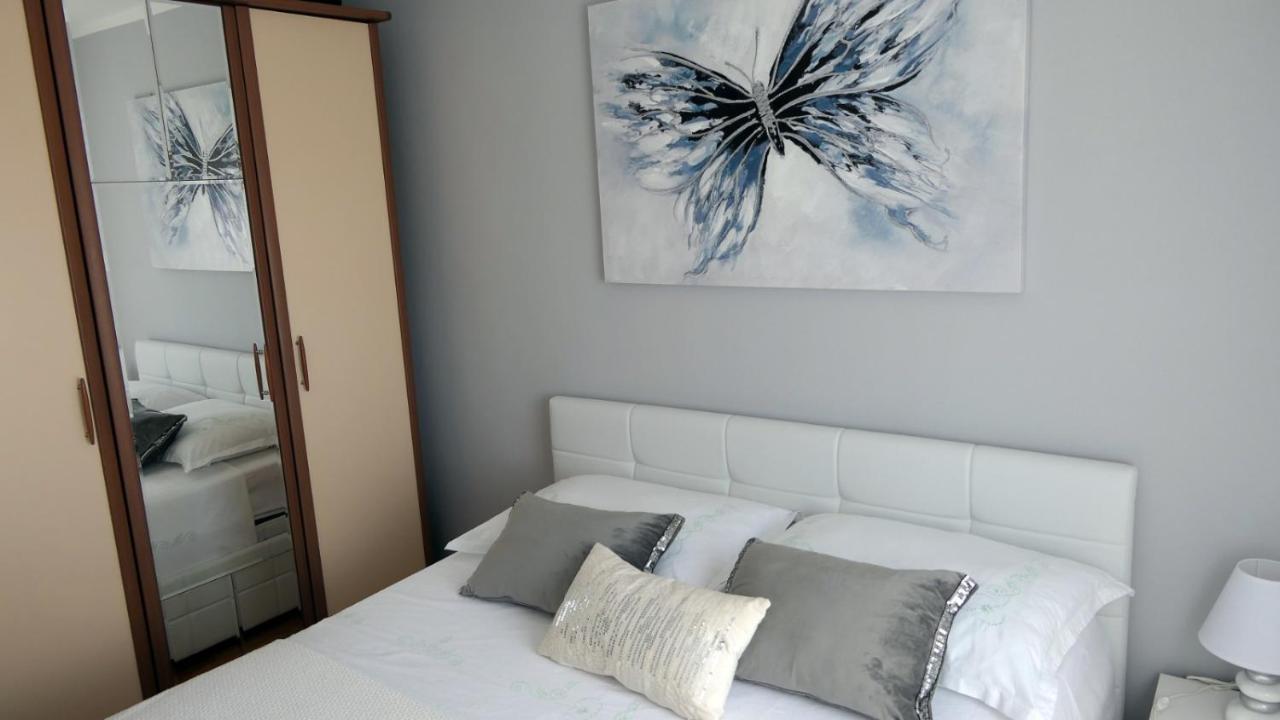 Apartman *Sanja* Omis Apartment Exterior foto
