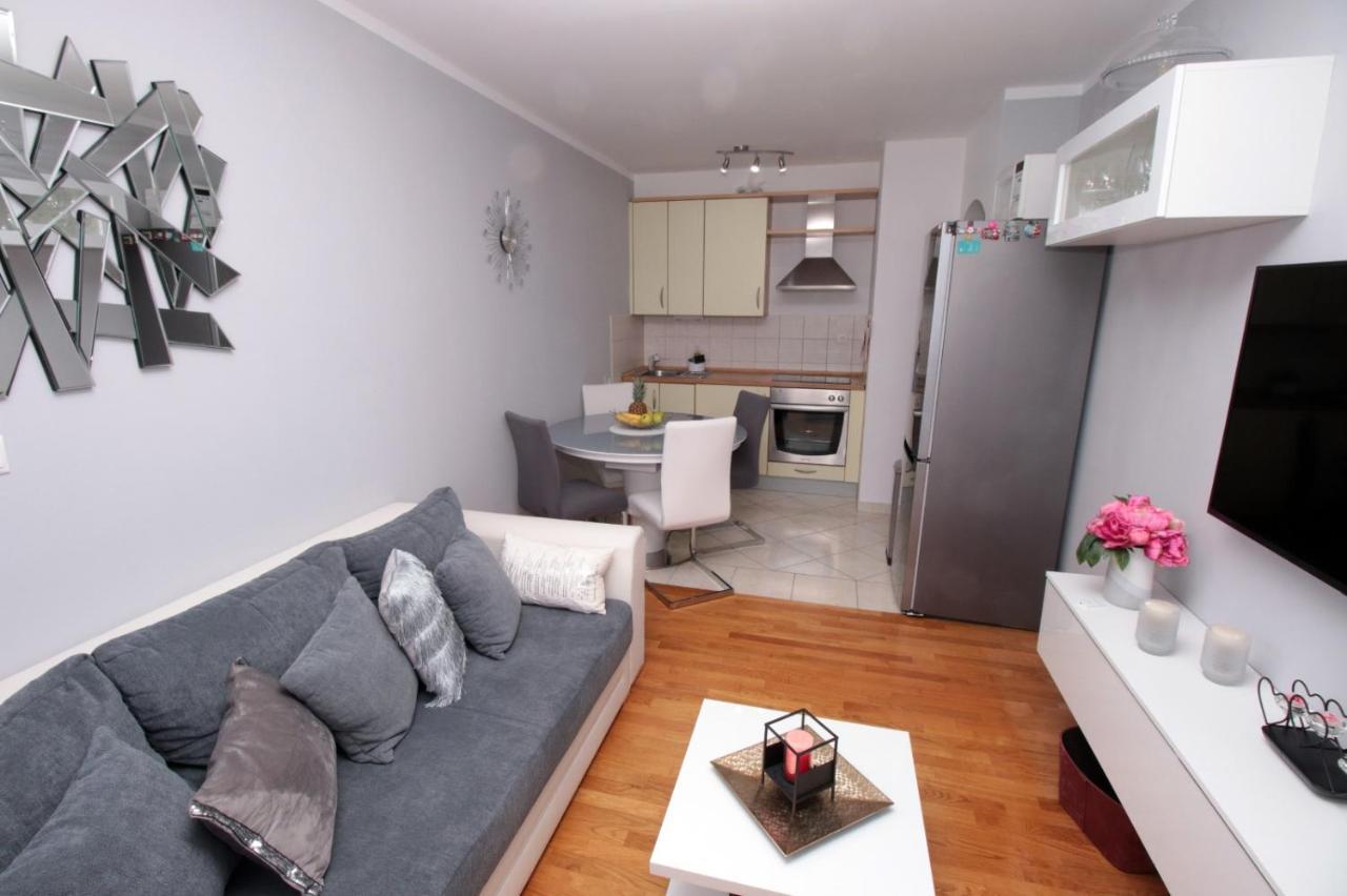 Apartman *Sanja* Omis Apartment Exterior foto